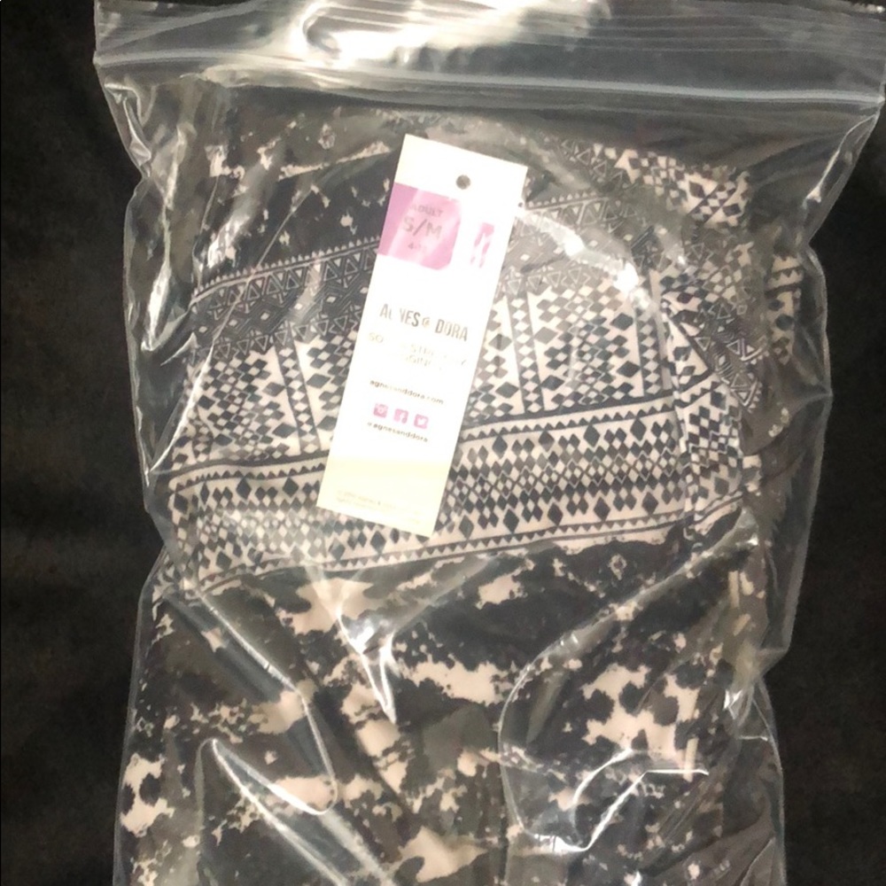 Agnes and Dora- Leggings Adult small
